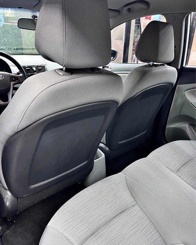 Imagen 15 de 18 de Hyundai Accent 2017