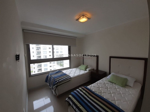 Imagen 11 de 17 de Apartamento En Torre Imperiale De 2 Dormitorios. Alquiler Y Alquiler. Punta Del Este.
