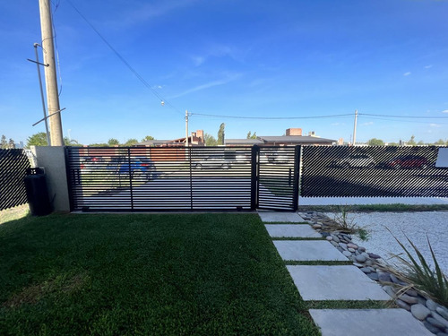 Imagen 29 de 30 de Venta Casa En Funes Town A Estrenar
