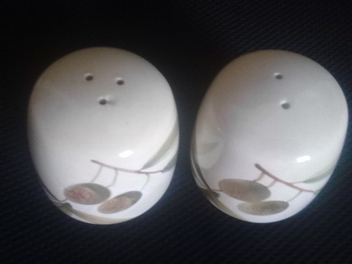 Salero Y Pimentero De Porcelana. Importados. Oferta. (Usado)