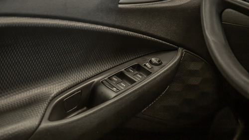 Imagen 15 de 25 de Chevrolet Onix 1.2 Lt
