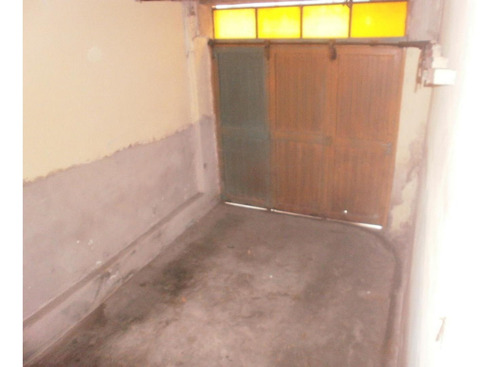 Muy Buena Propiedad En Block De Cuatros Departamentos.