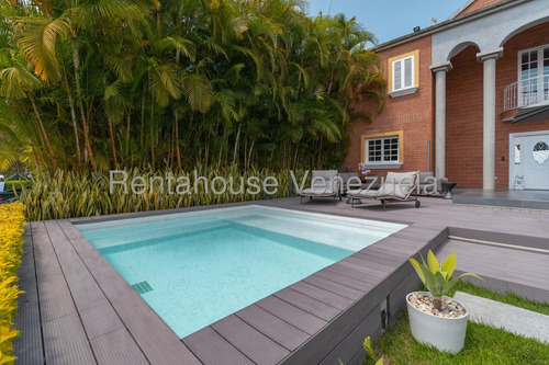 Espectacular Casa En Venta Ubicada En Alto Hatillo 25-18002