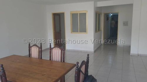 Estupendo Local Comercial, Que También Puede Ser De Uso Residencial-catia-mls #24-18526