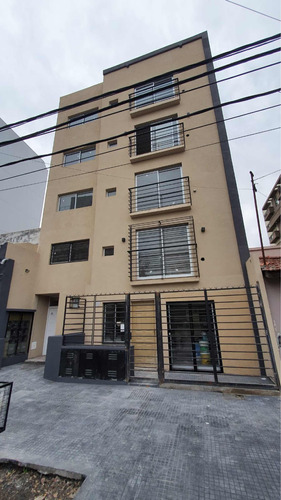 Venta Departamento De 3 Ambientes En Planta Baja Con Fondo