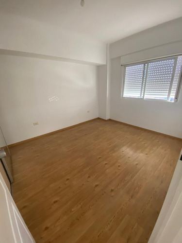 Venta Depto 2 Amb Con Patio De 25 Mts - Caseros