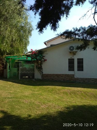 Chalet La Esquina, ,ubicada En Piriapolis Barrio La Gloria