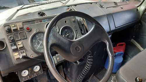 Mercedes Benz 1318