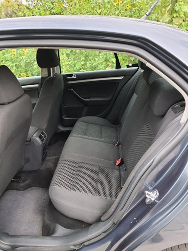 Imagen 7 de 11 de Volkswagen Bora 2010 2.5 Style Bit Mt