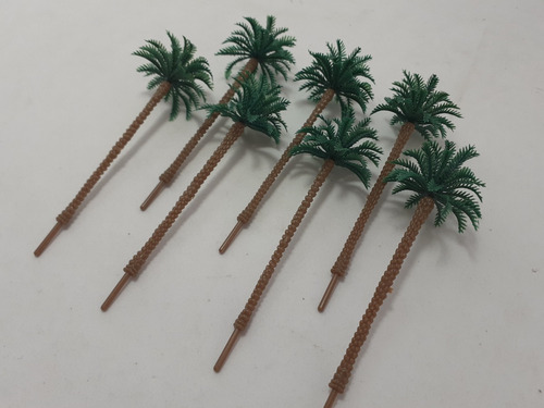 Imagen 4 de 6 de Nico 7 Palmeras Plasticas Tallo Fino 9 Cms Alto Ho (arv 35)