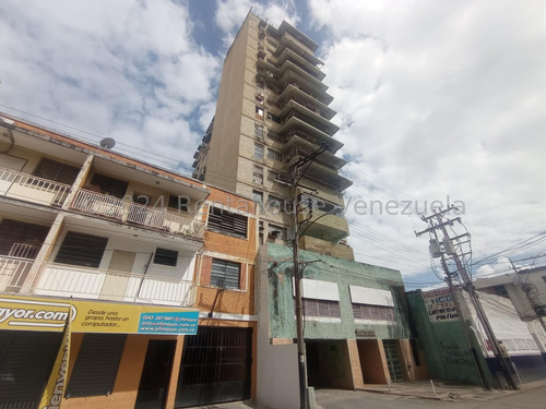Apartamento En Venta Economico Grande Cómodo Cn 125 Metros 4 Habitaciones 2 Baños Zona Centro Maracay Agua Constante Seguridad Nela 2425950