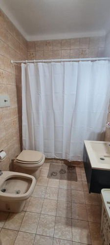 Casa En Venta - 2 Dormitorios 2 Baños - 546mts2 - Castelar