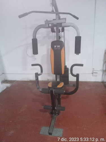 Mini Gimnasio Multifuncional 72 Kg  Tren Superior E Inferior