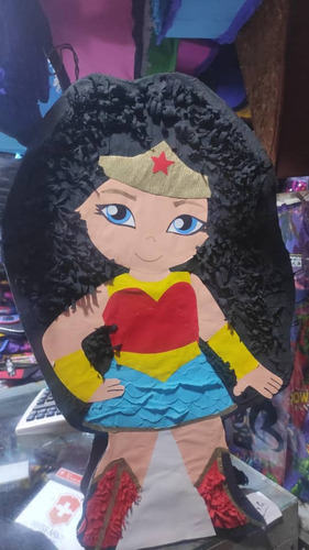 Piñata De La Mujer Maravilla