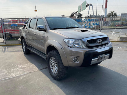 Imagen 1 de 7 de Toyota Hilux 2010 3.0 I Srv Cab Doble 4x4 Cuero