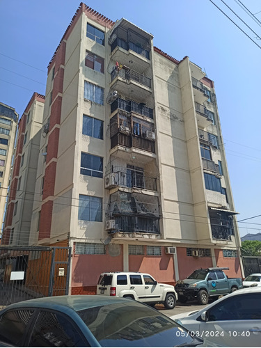 Apartamento En La Avenida Bolívar, Los Sauces. Celimar Solor