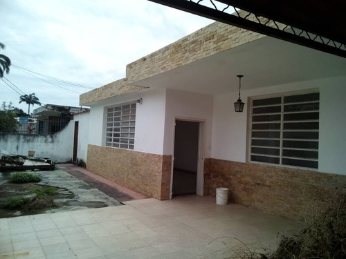 Imagen 1 de 11 de Casa En Venta En Naguanagua 476 Mts2 Cod#446134 Wilson Escobar 0424-4291350