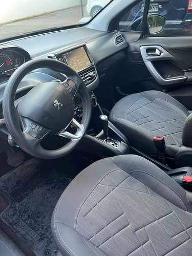Imagen 4 de 10 de Peugeot 208 2016 1.6 Allure Nav Tiptronic