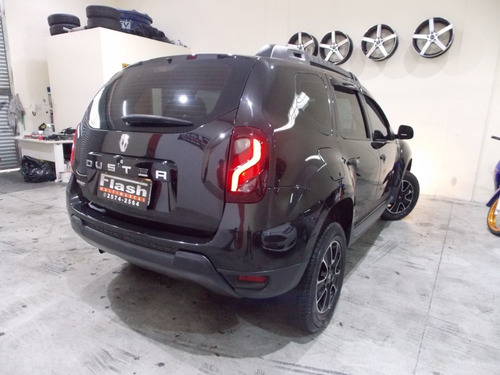 Renault Duster 1.6 Dynamique Dakar 2016 (top) + Midnav