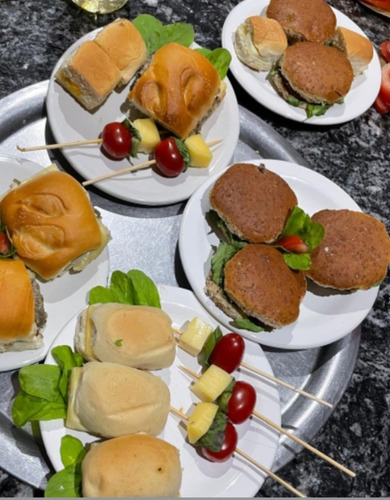 Lunch Para 10 Personas, Zorba Catering, Perniles, Picadas.