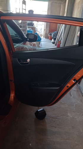 Hyundai Veloster 1.6 130cv At