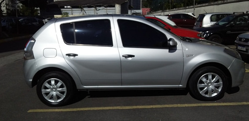Imagem 9 de 15 de Renault Sandero 2014 1.0 16v Expression Hi-flex 5p