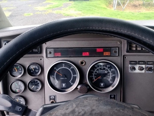 Imagen 8 de 14 de Kenworth T300, Modelo 2008 Chasis De Cama Baja Compare