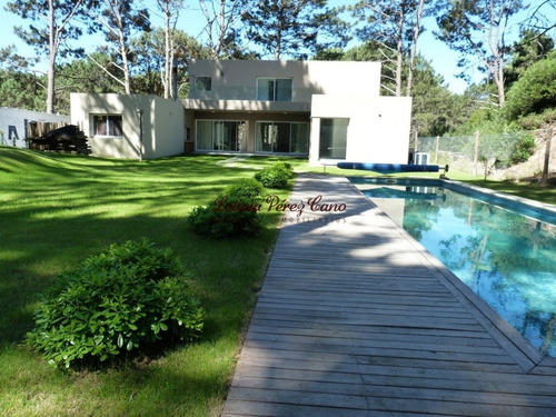 Imagen 12 de 30 de Venta Casa 4 Dormitorios En Club Del Lago, Laguna Del Sauce, Punta Ballena