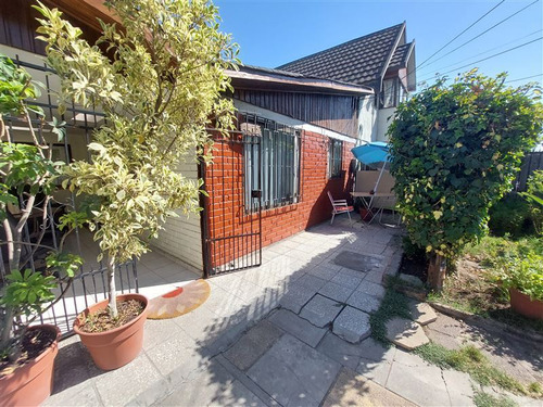 Casa En Venta De 3 Dorm. En Maipú