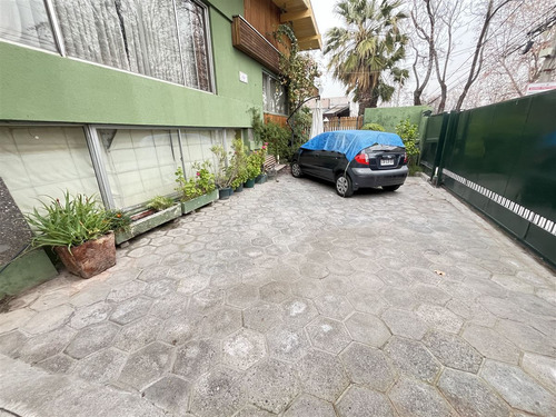 Casa En Venta De 4 Dorm. En Las Condes