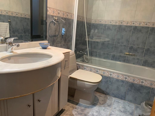 Casa En Venta De 4 Dorm. En Las Condes