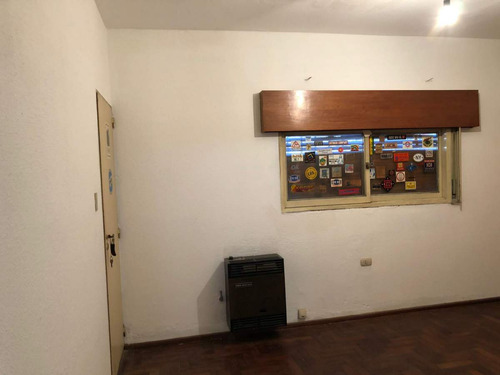 Vendo Excelente Casa Remodelada A Mts De Juan B Justo Al 2500, Ideal Para Empresas O Rentas