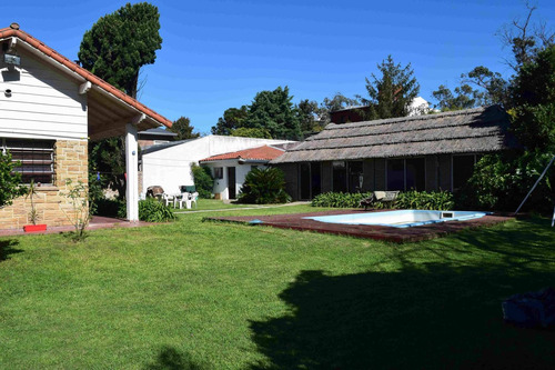 Imagen 7 de 30 de Casa Quinta Ranelagh Con Pileta Y Gran Parque