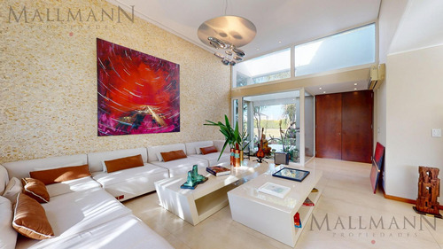 Venta Casa 3 Dormitorios En La Lomada