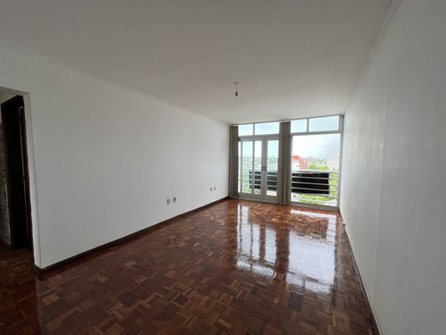 Venta Apartamento Con 2 Dormitorios En Pocitos Y Garage