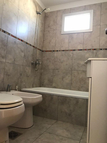 Imagen 5 de 16 de Departamento De Un Dormitorio En Venta - La Plata - Balcón Al Frente Piso Alto