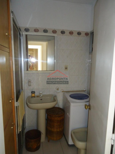 Apartamento En Peninsula Muy Bien Ubicado Cerca Playa Emir- Ref: 5224