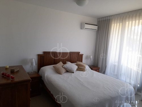 Imagen 20 de 23 de Punta Del Este , Mansa, Apartamento Con Servicios Y Bajos Costos Comunes-- Ref: 54644