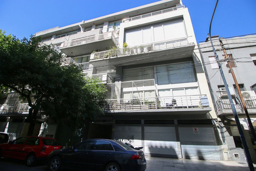 Venta Belgrano 2 Ambientes Cochera, Balcon, Pileta