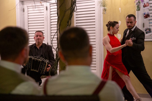Show De Tango. Bandoneonista. Cantante. Bailarines. Eventos
