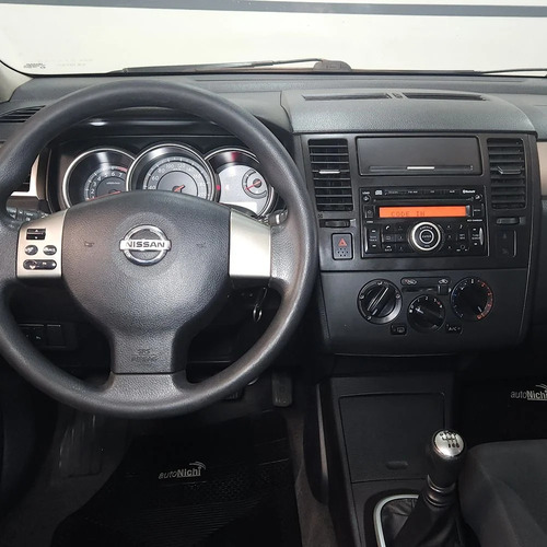 Nissan Tiida 1.8 Visia