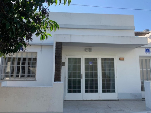 Imagen 1 de 14 de Casa Dos Dormitorios Cochera Cerrito 4200