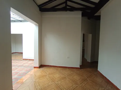 Arriendo Casa Comercial En Laureles