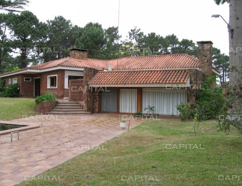Importante Casa En Venta En Mansa, Punta Del Este- Ref: 24771