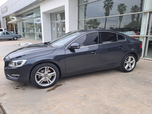Imagen 4 de 10 de Volvo S60 2.0 T6 High Luxury
