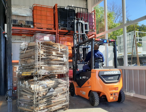 Imagen 3 de 3 de Autoelevador Eléctrico Doosan B20ns Batería Y Cargador Desde