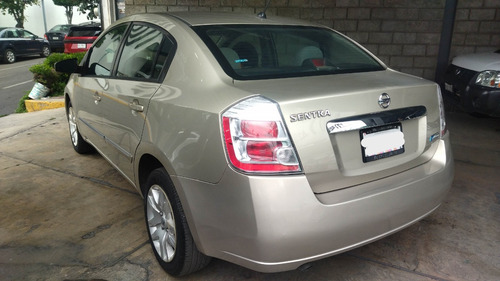 Nissan Sentra 2.0 Custom Cvt