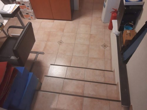 Local Retasado En Venta En Moron Sobre La Calle Mitre Al 900