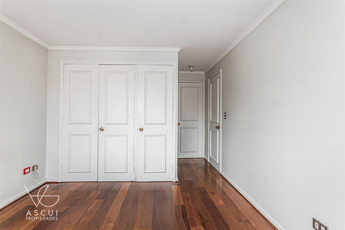 Departamento En Venta De 2 Dorm. En Las Condes