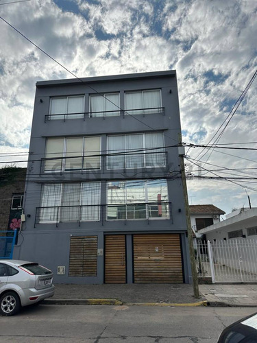 Venta Depto 2 Ambientes Con Cochera Cubierta En Martinez